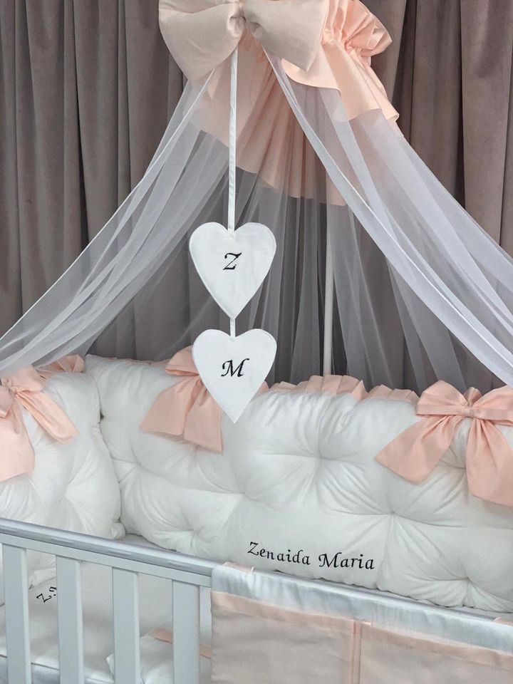 PEPPIbambini ROYAL White Somon Zenaida Literie de bébé ensemble set complet 11 pièces linge parure de lit 100% coton avec broderie avec moustiquaire motif brodées