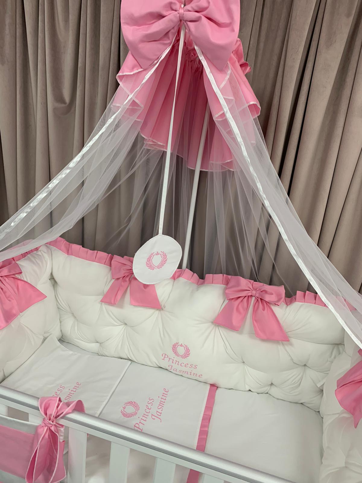 PEPPIbambini ROYAL Princess Jasmine Literie de bébé ensemble set complet 11  pièces linge parure de lit 100% coton avec broderie avec moustiquaire motif  brodées - KRAUSMAN FRANCE