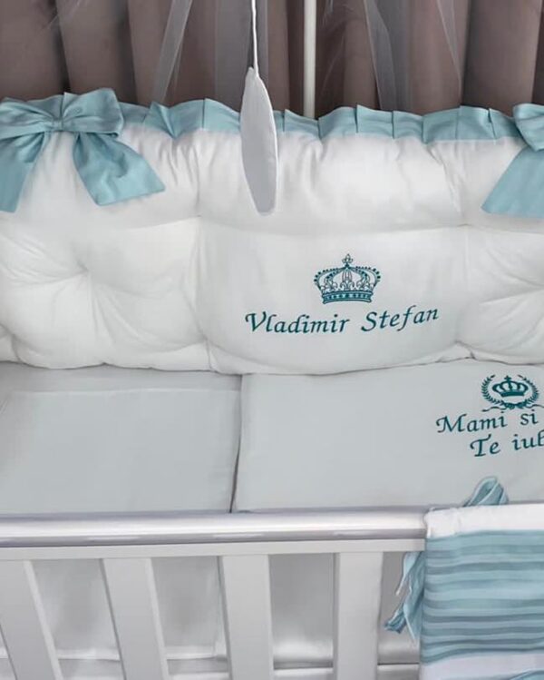 PEPPIbambini ROYAL White Mint Vladimir Literie de bébé 11 pièces linge parure de lit 100% coton avec broderie avec moustiquaire motif brodées - Image 3