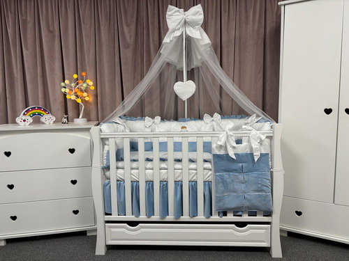 PEPPIbambini ROYAL White Blue Velours Literie de bébé 11 pièces linge parure de lit 100% coton avec broderie avec moustiquaire motif brodées