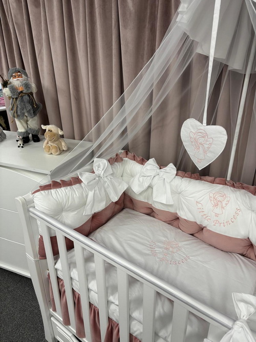 PEPPIbambini ROYAL White Pink Velours Literie de bébé 11 pièces linge parure de lit 100% coton avec broderie avec moustiquaire motif brodées - Image 6