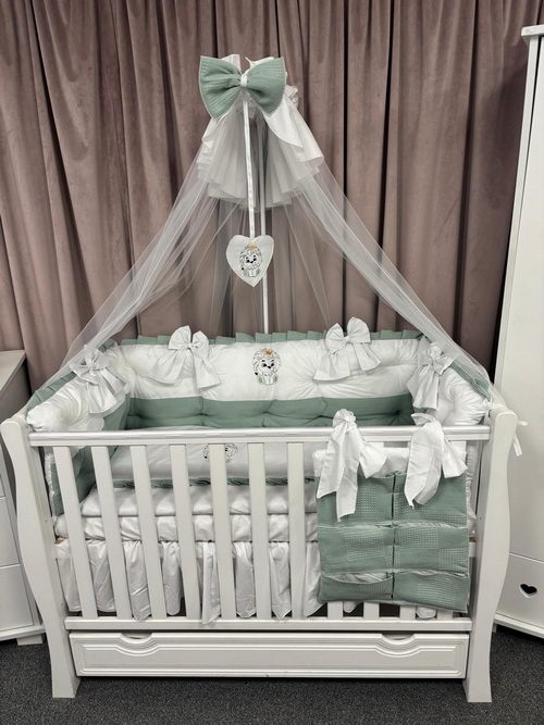 PEPPIbambini ROYAL White Green Literie de bébé 11 pièces linge parure de lit 100% coton avec broderie avec moustiquaire motif brodées - Image 6