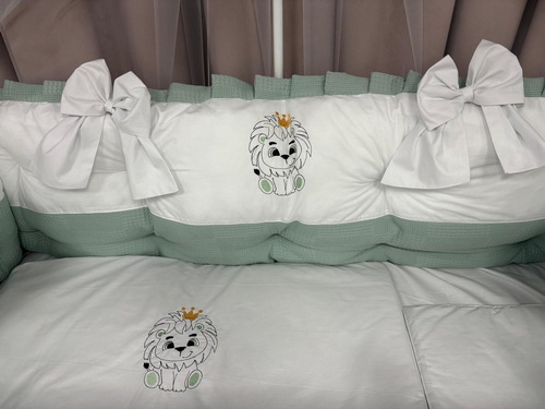 PEPPIbambini ROYAL White Green Literie de bébé 11 pièces linge parure de lit 100% coton avec broderie avec moustiquaire motif brodées - Image 4